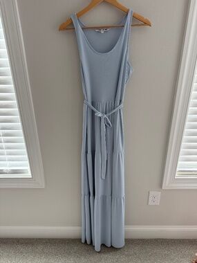 Elizabeth and James tiered maxi dress size small